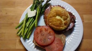 Ham and Egg breakfast bagel - whole wheat