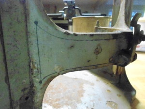 Bowl holder showing a good example of the pinstriping